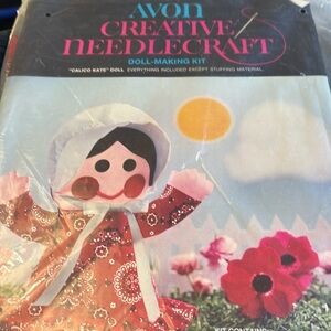 AVON Creative Needle Kit